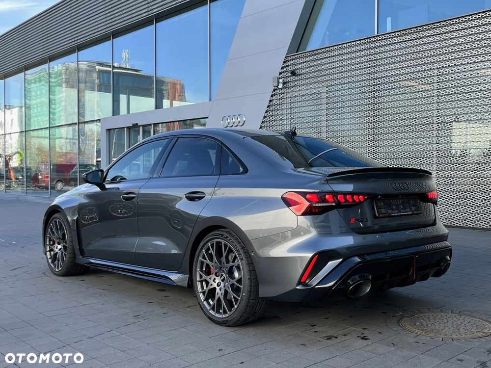 Audi RS3 Limousine - 2