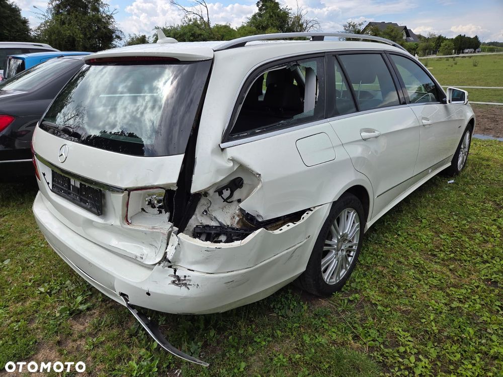 Mercedes-Benz Klasa E 250 CDI DPF 4Matic BlueEFFICIENCY 7G-TRONIC Avantgarde - 3
