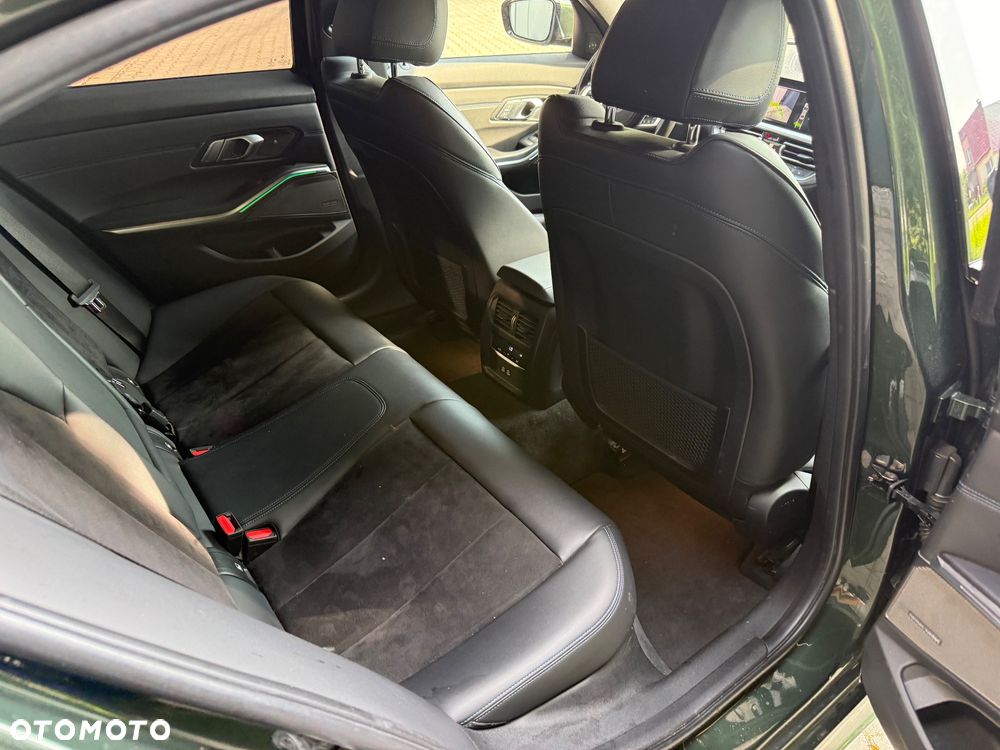 BMW Seria 3 330i xDrive M Sport sport - 30