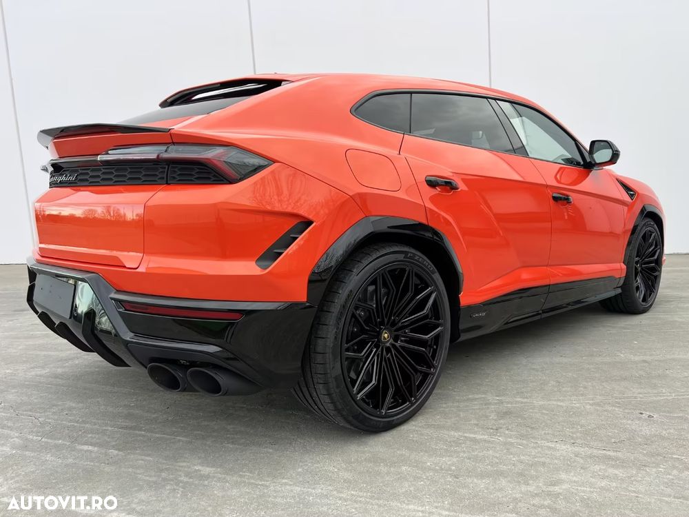 Lamborghini URUS - 24