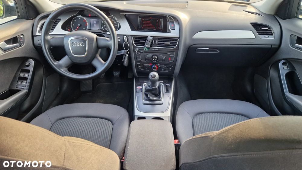 Audi A4 Avant - 10