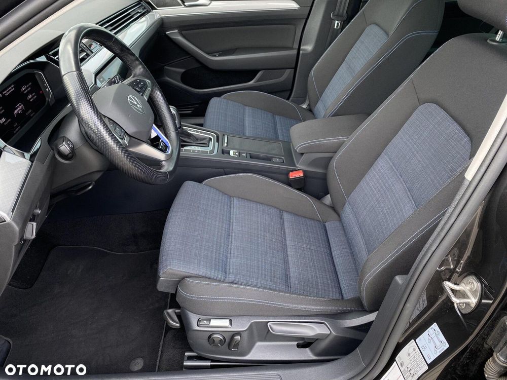 Volkswagen Passat - 10