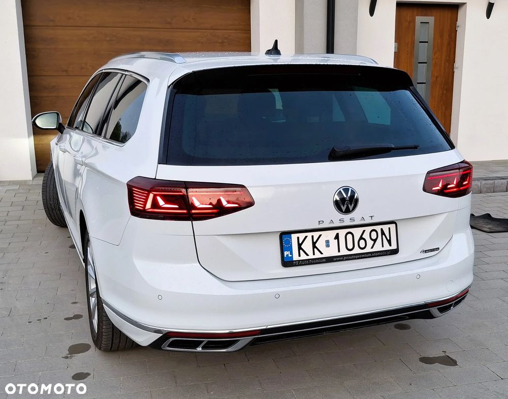 Volkswagen Passat Variant 2.0 TDI SCR DSG 4Motion Elegance - 24