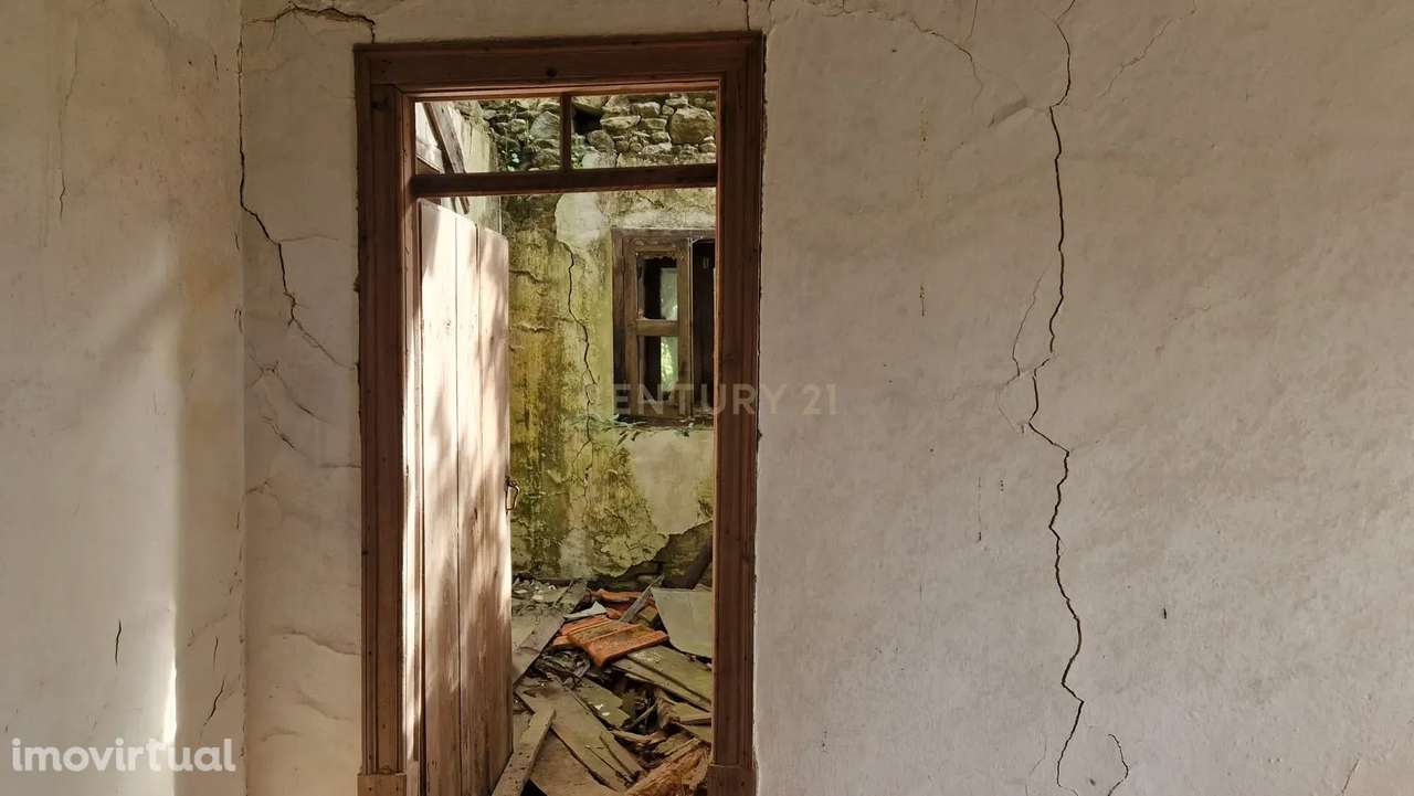 Fantástica Casa de Pedra - Colmeias - Grande imagem: 5/24