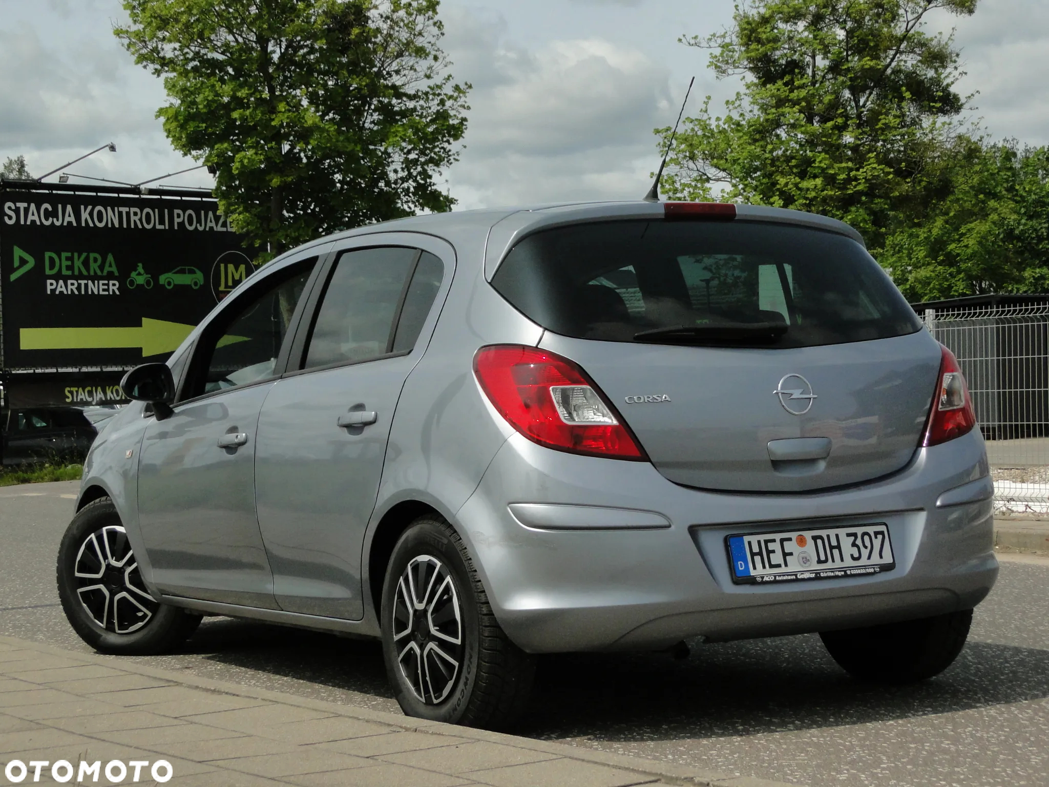 Opel Corsa 1.4 16V Edition 111 Jahre - 4