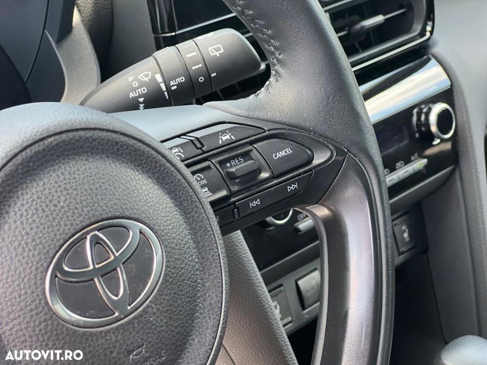Toyota Yaris Cross 1.5 VVT-i HSD 4x2 Dynamic - 15