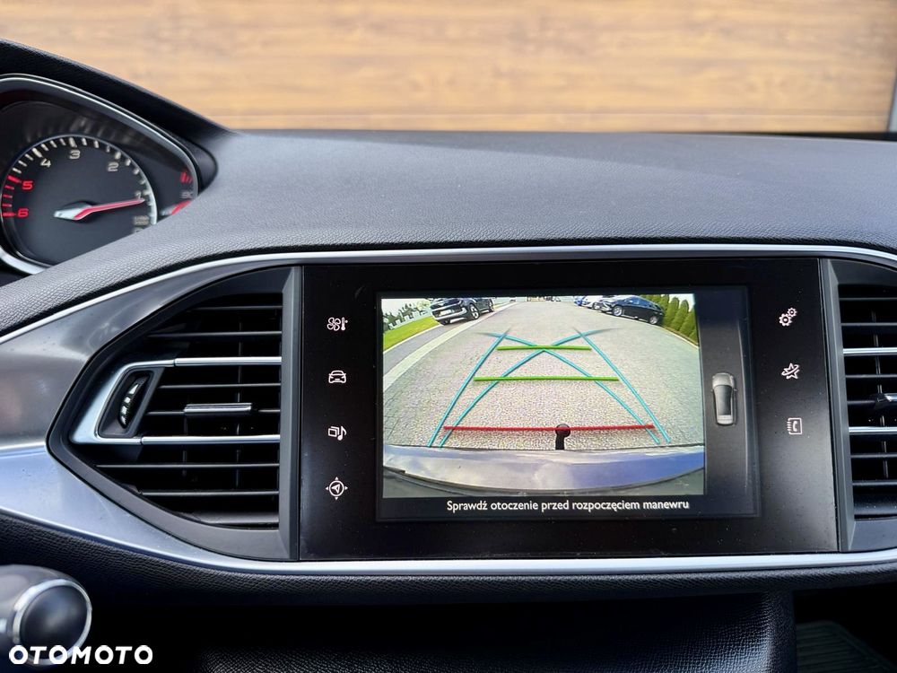 Peugeot 308 BlueHDi 150 Automatik Stop & Start Niveau 2 Business-Line - 23