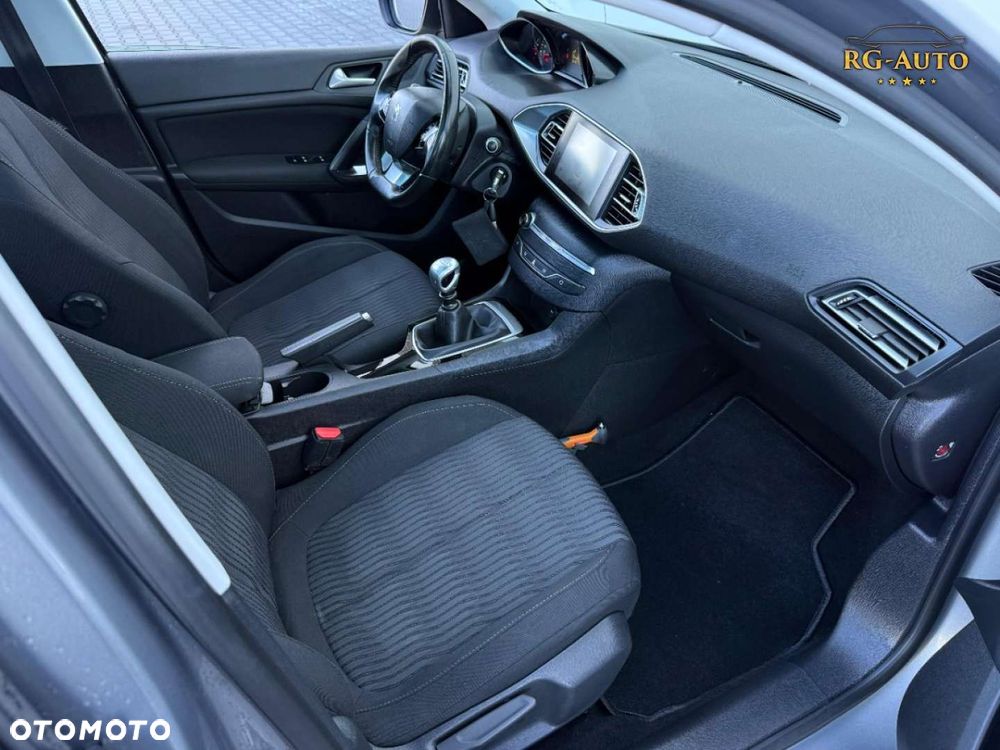 Peugeot 308 - 25