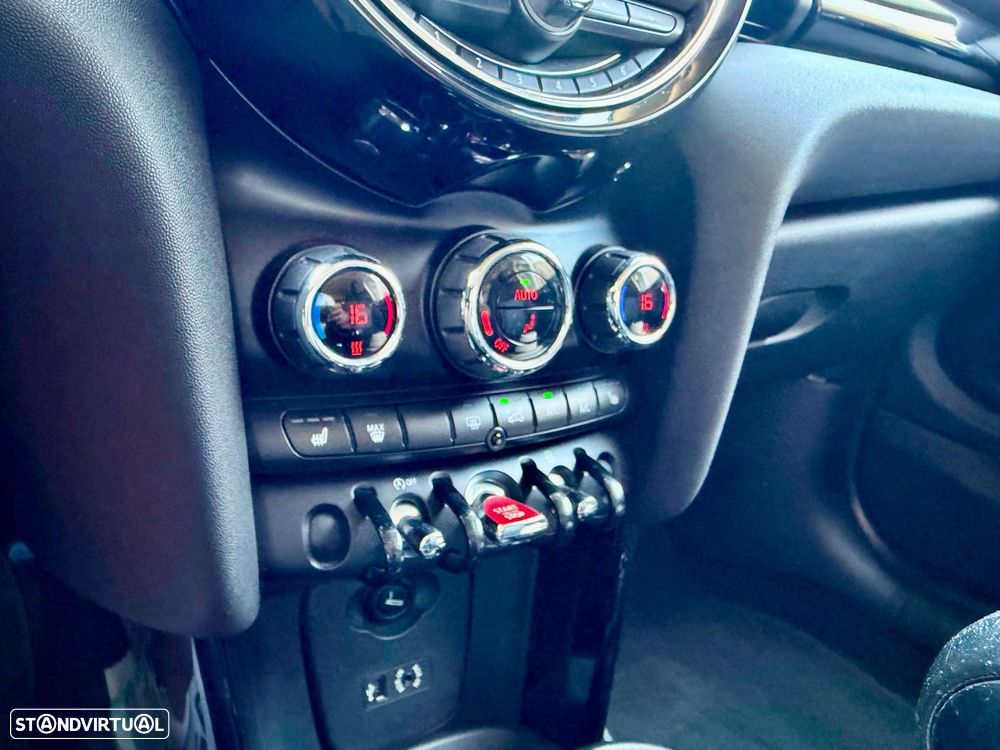 MINI 3 Portas Cooper D Auto - 17