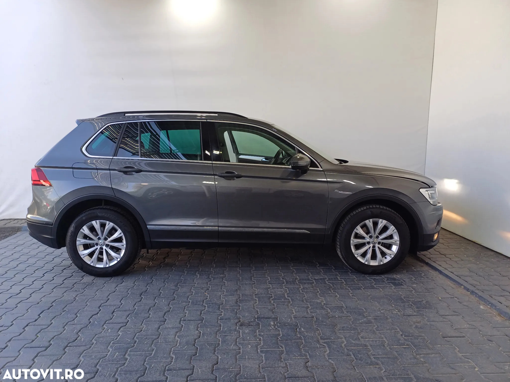 Volkswagen Tiguan 2.0 TDI 4Mot DSG Comfortline - 33
