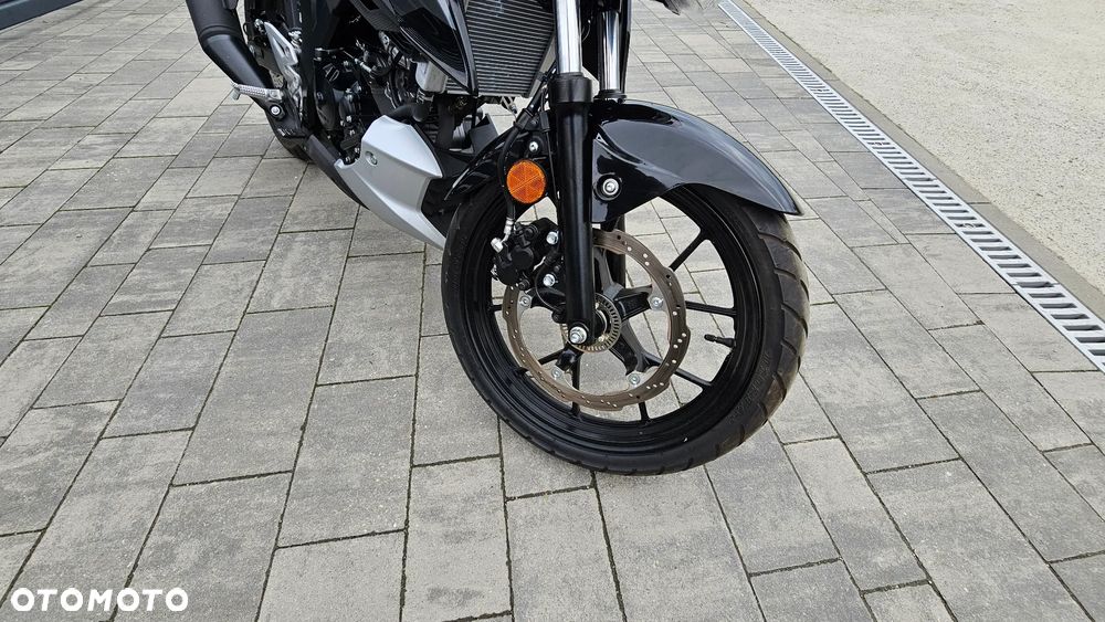Suzuki GSX - 13
