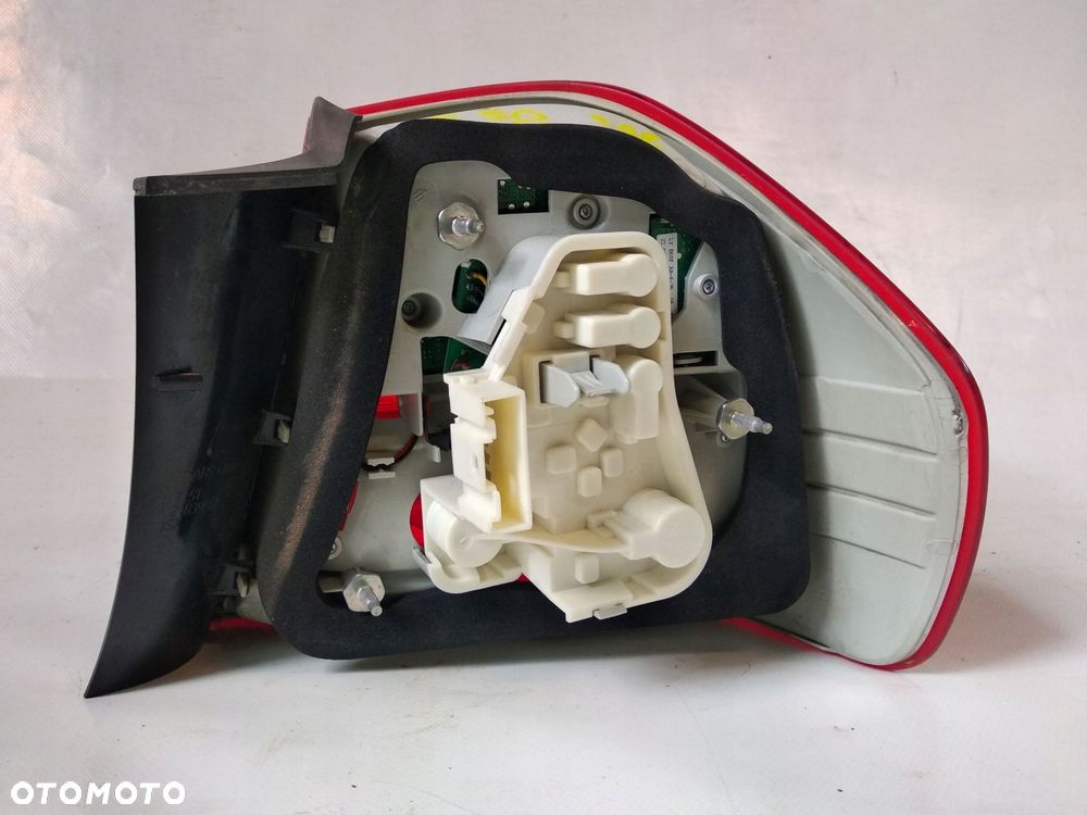 LAMPA LEWY LEWA TYŁ TYLNA W BŁOTNIK BMW E90 LIFT LCI 7289425 LED LCI - 8