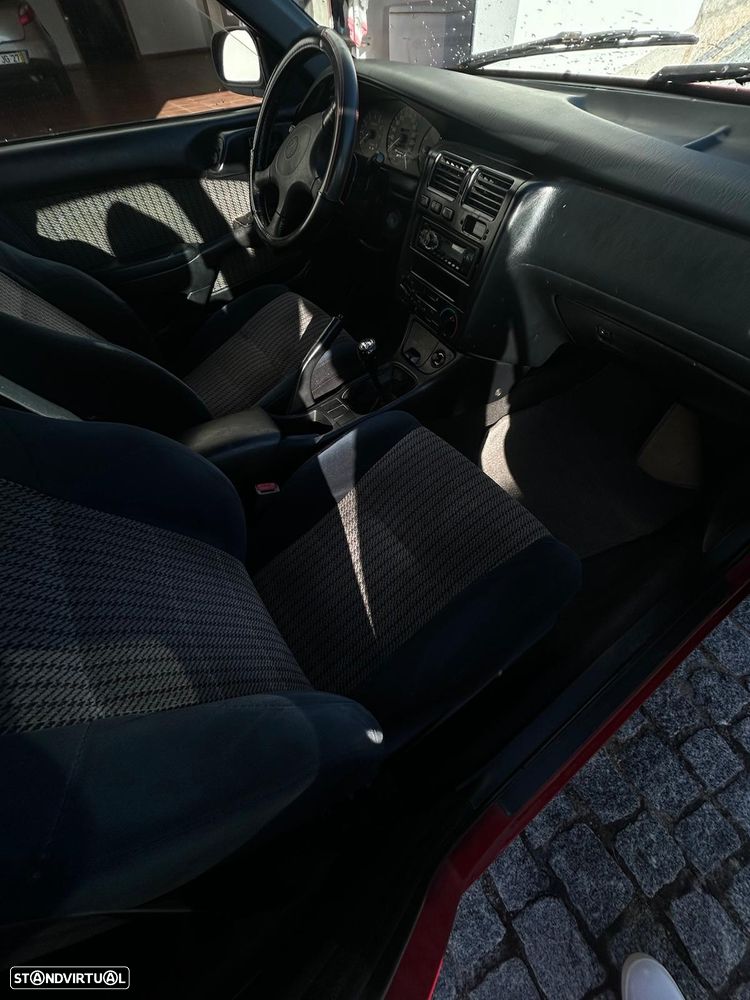 Toyota Carina E Sedan 2.0 - 7