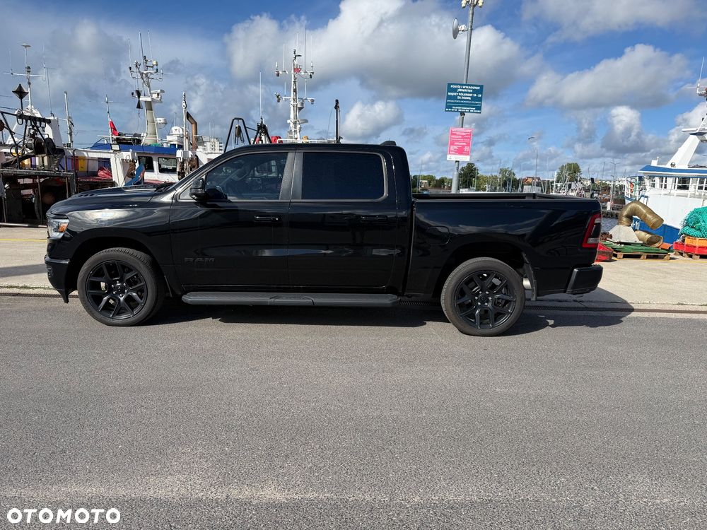 RAM 1500 5.7 Crew Cab Longbed Laramie Black - 35
