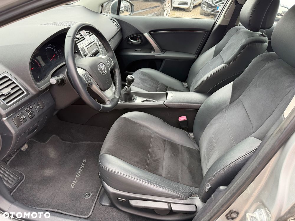 Toyota Avensis 2.0 D-4D Executive - 6