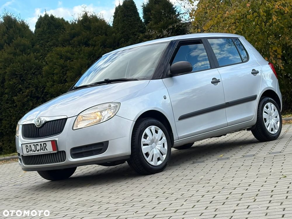 Skoda Fabia ver-1-2-12v-active - 3