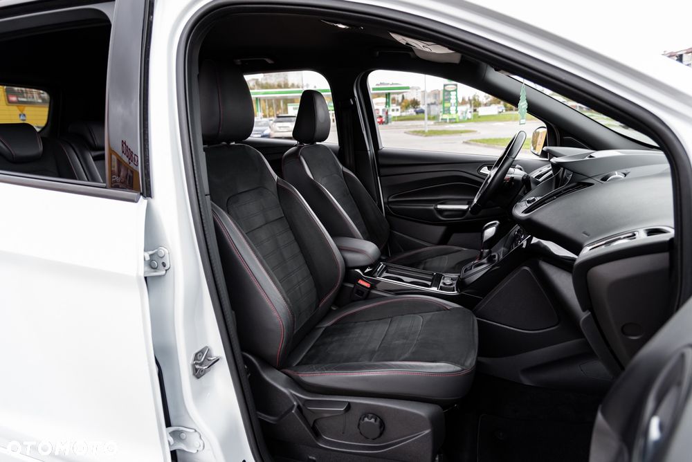Ford Kuga 2.0 TDCi 4x4 ST-Line - 24
