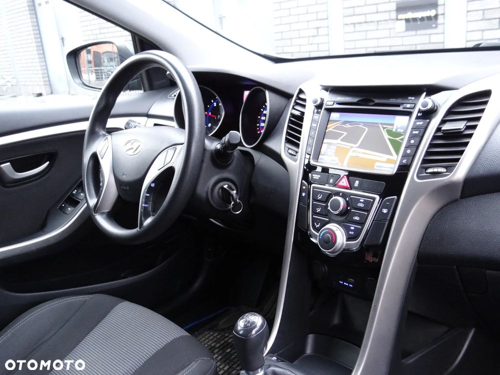 Hyundai i30 blue Kombi 1.6 CRDi Classic Navigation - 34