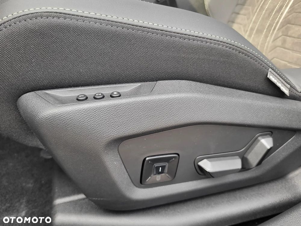 Peugeot 3008 1.6 PHEV 195 GT Exclusive e-DCS7 - 28