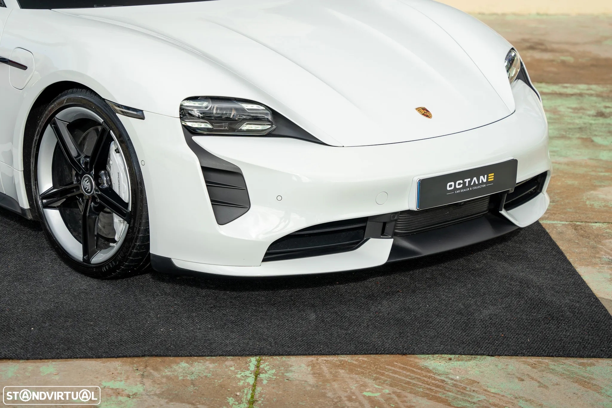 Porsche Taycan Turbo - 8