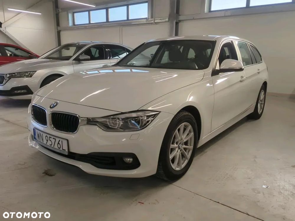 BMW Seria 3 318i - 1