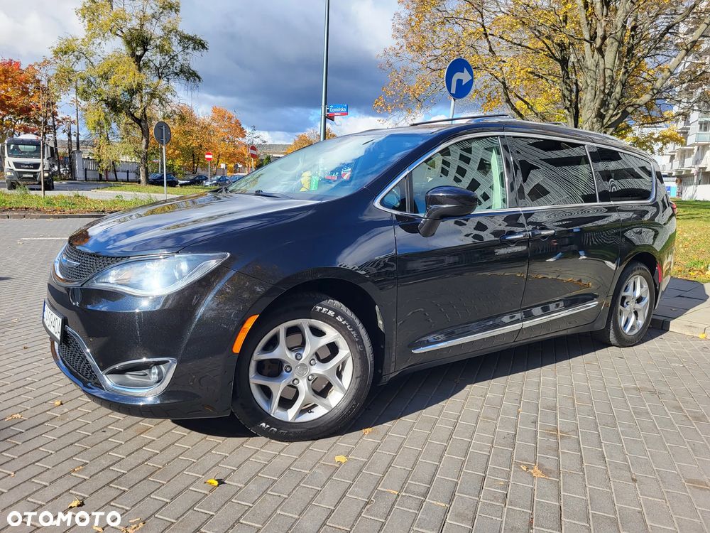 Chrysler Pacifica - 3