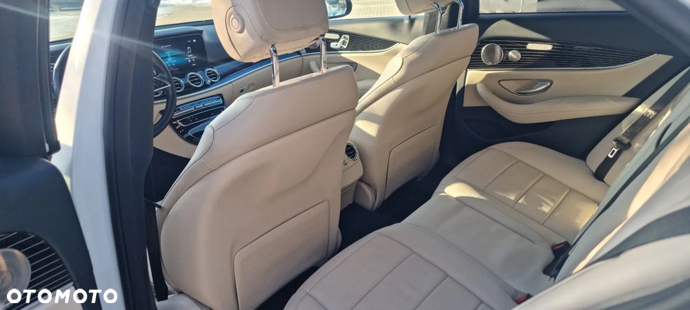 Mercedes-Benz Klasa E 450 4Matic 9G-TRONIC AMG Line - 23
