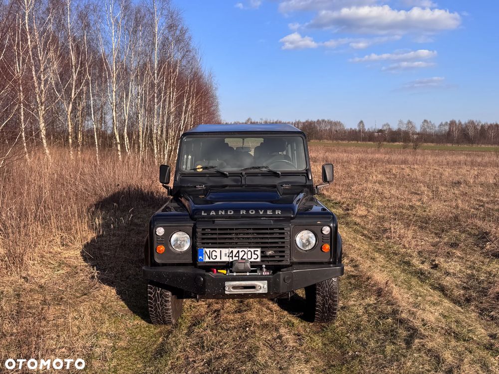 Land Rover Defender 110 Black Pearl Limited Edition - 11