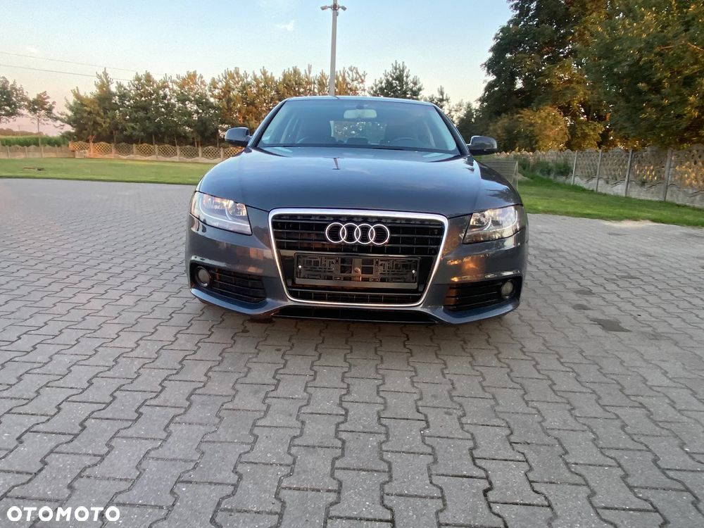 Audi A4 Limousine - 5