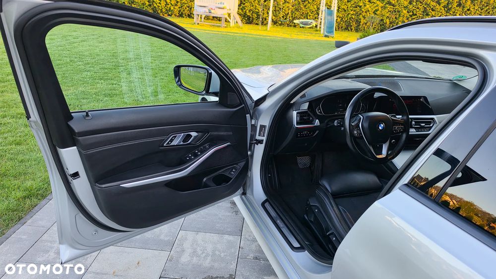 BMW Seria 3 318d Edition M Sport Shadow - 9