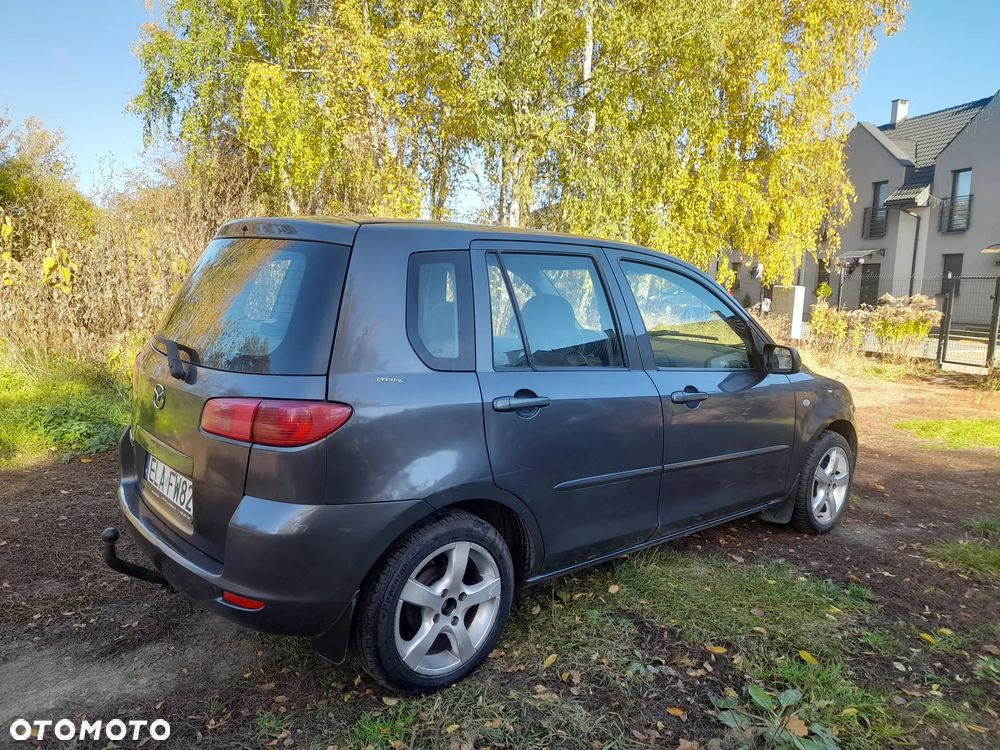 Mazda 2 2004 photo 4
