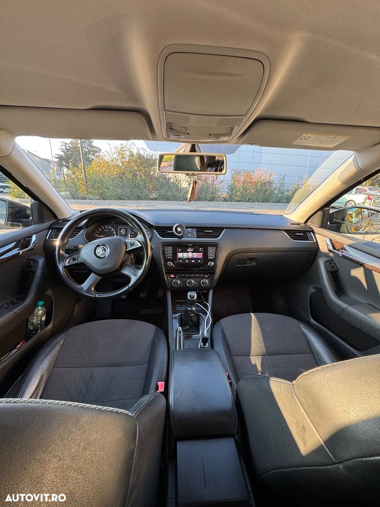 Skoda Octavia 2.0 TDI STYLE - 5