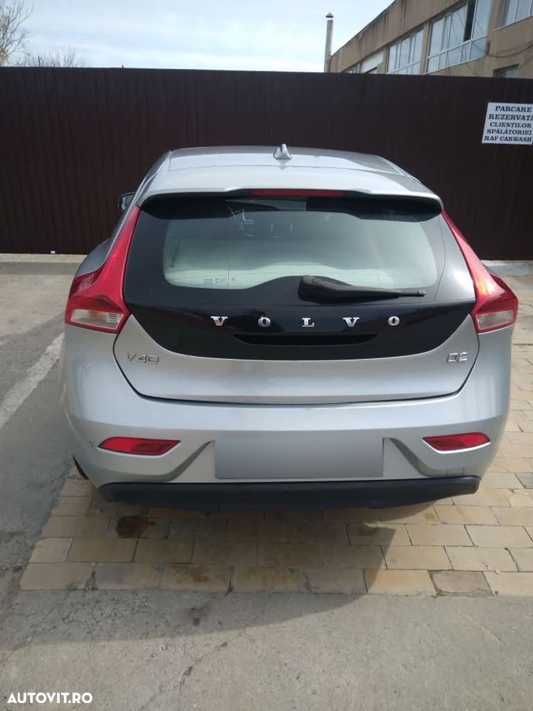 Volvo V40 D2 Aut. Basic - 2