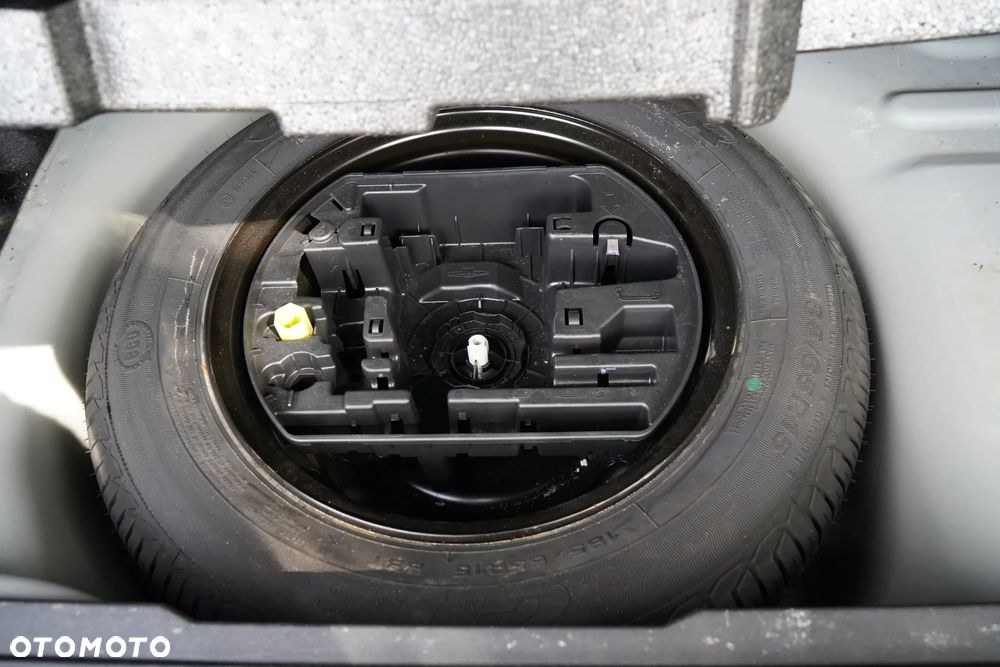 Peugeot 2008 PureTech 130 Stop&Start EAT6 Allure - 33