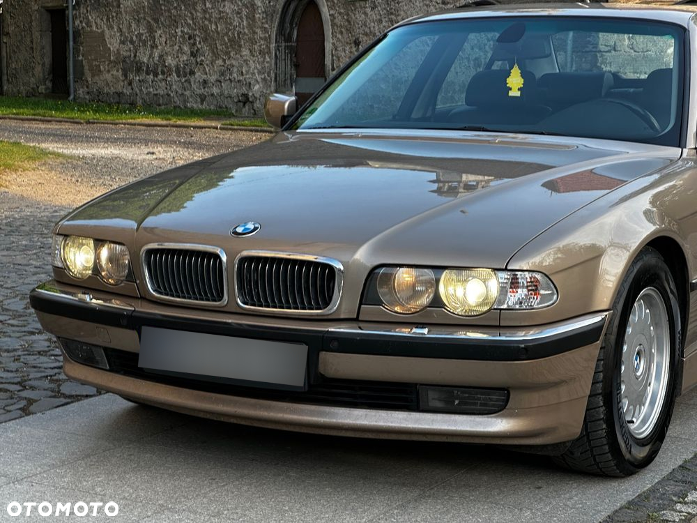 BMW Seria 7 735i - 30