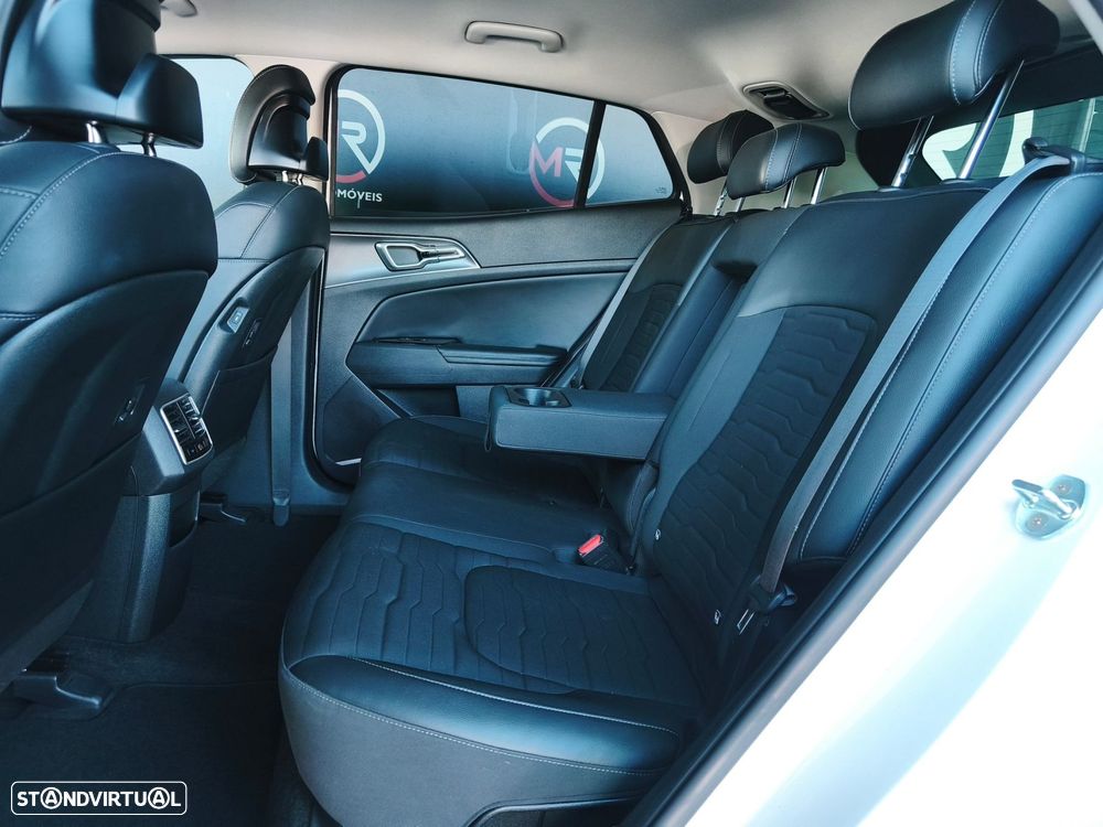 Kia Sportage 1.6 T-GDi PHEV Tech — fotografia 35