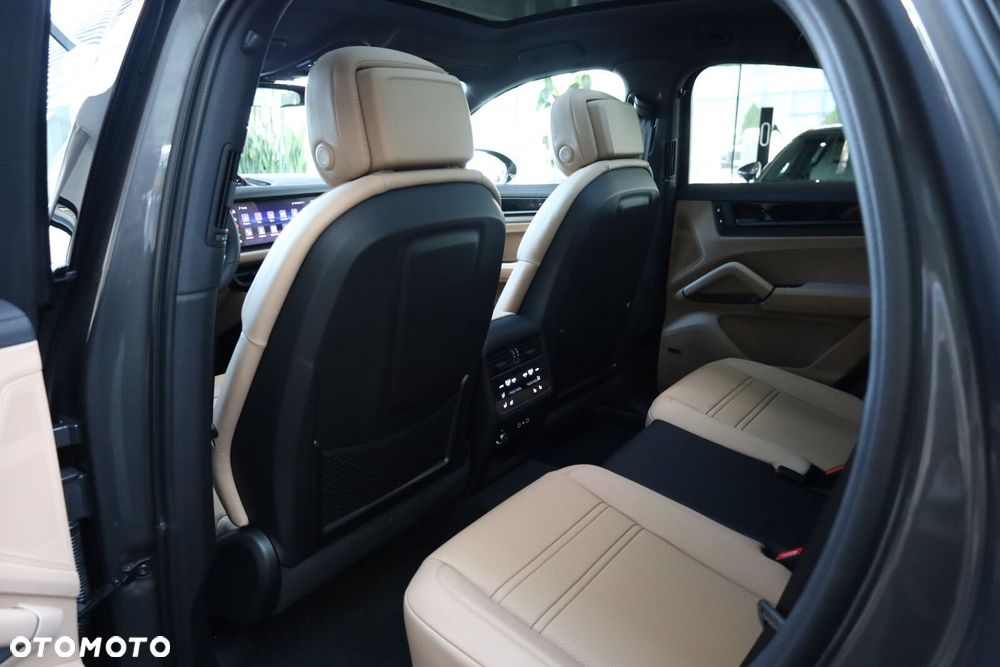 Porsche Cayenne - 19