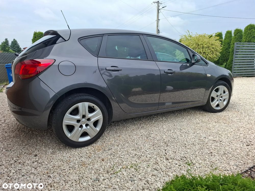 Opel Astra 1.4 Turbo - 11