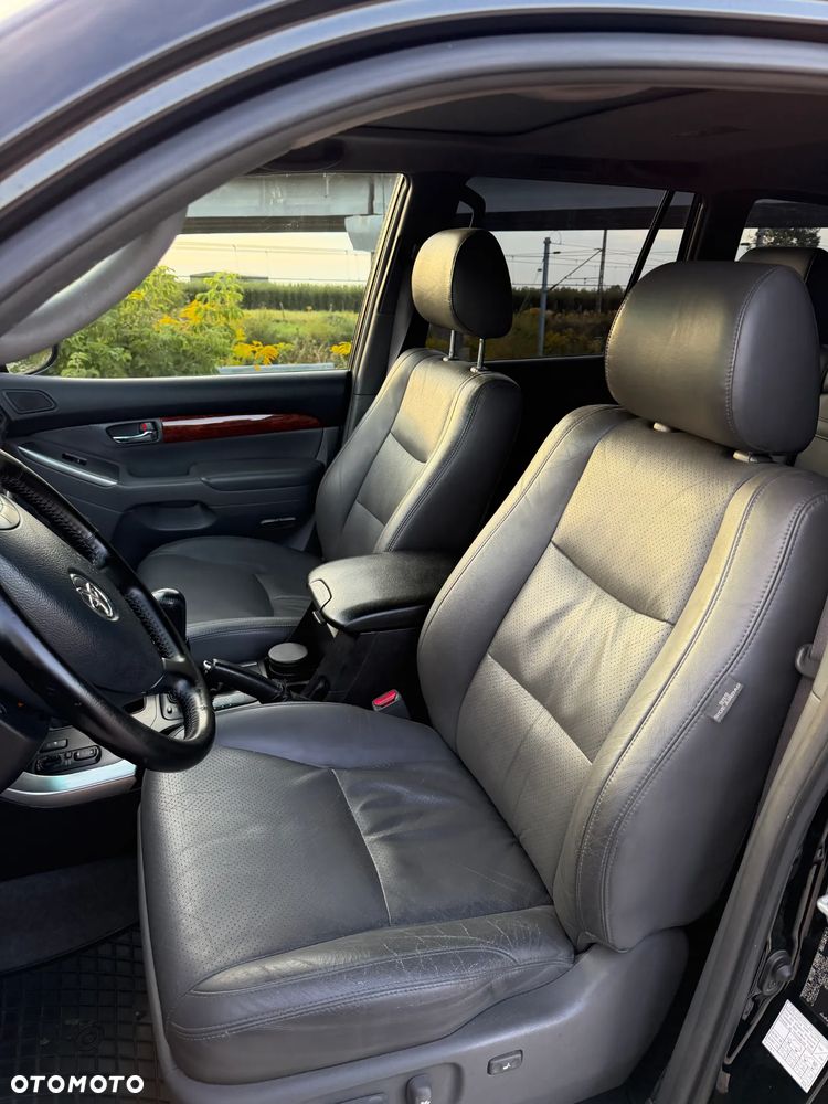 Toyota Land Cruiser - 12
