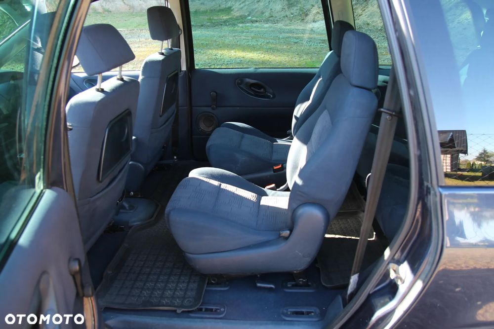 Volkswagen Sharan - 17