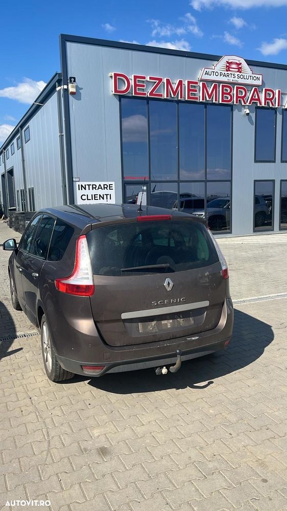 Dezmembram Renault Scenic 2.0 diesel din 2011 - 2