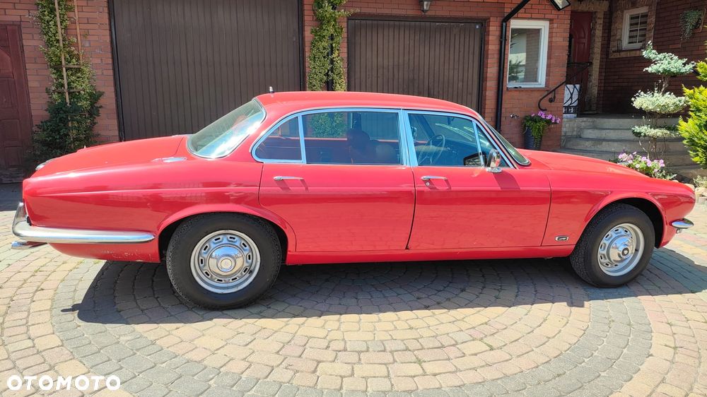 Jaguar XJ - 14
