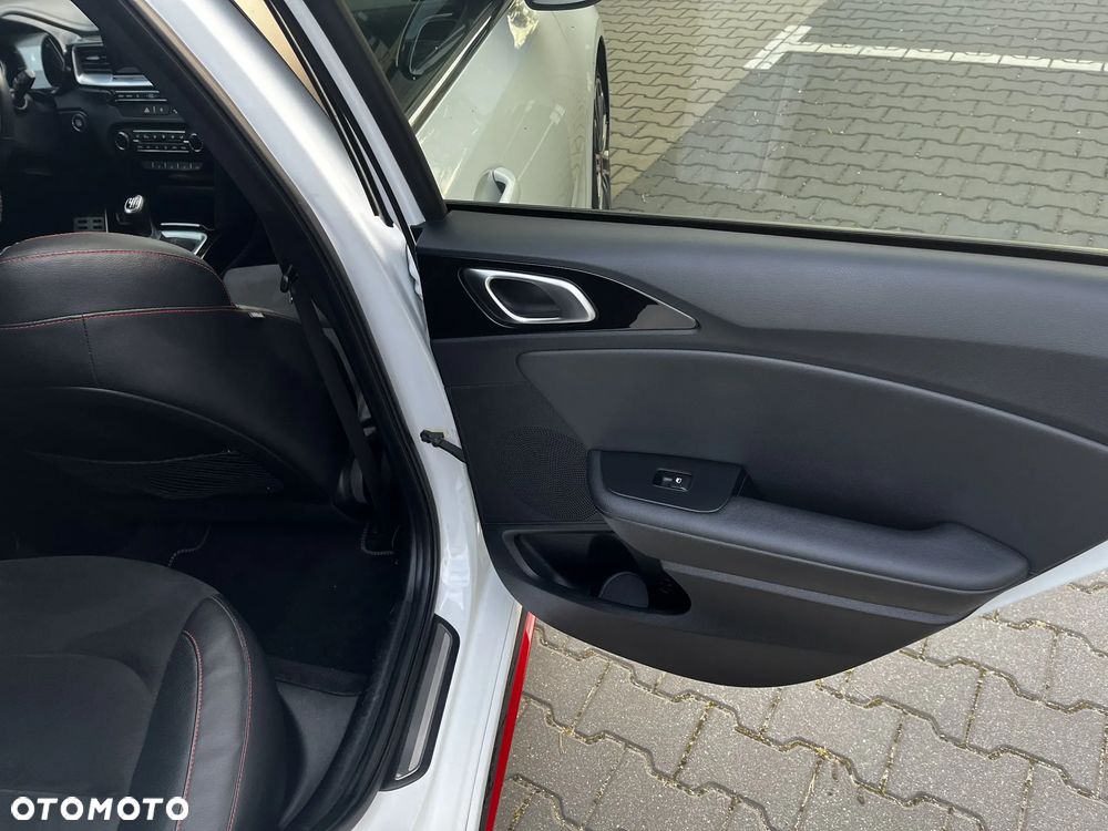 Kia Ceed - 26