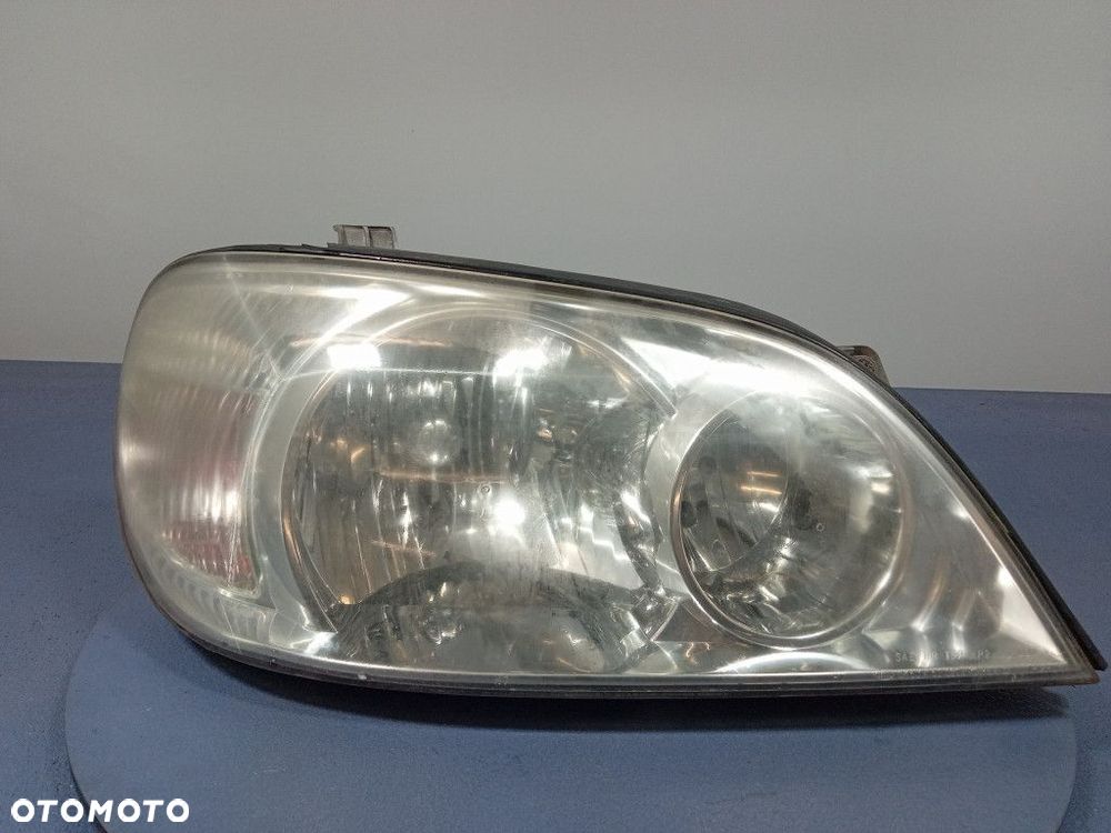 KIA CARNIVAL I LIFT REFLEKTOR PRAWY EU 0K53A51020R - 1