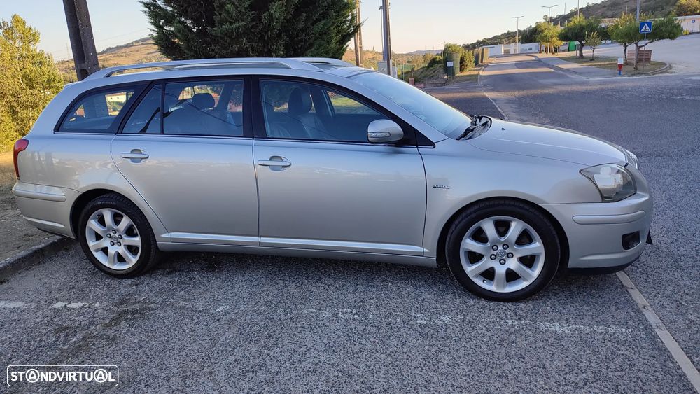 Toyota Avensis SW 2.0 D-4D Sol - 17