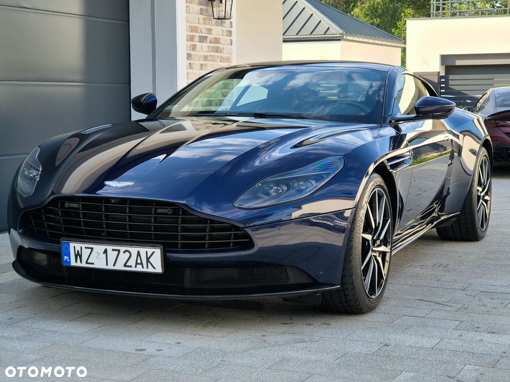 Aston Martin DB11 - 14