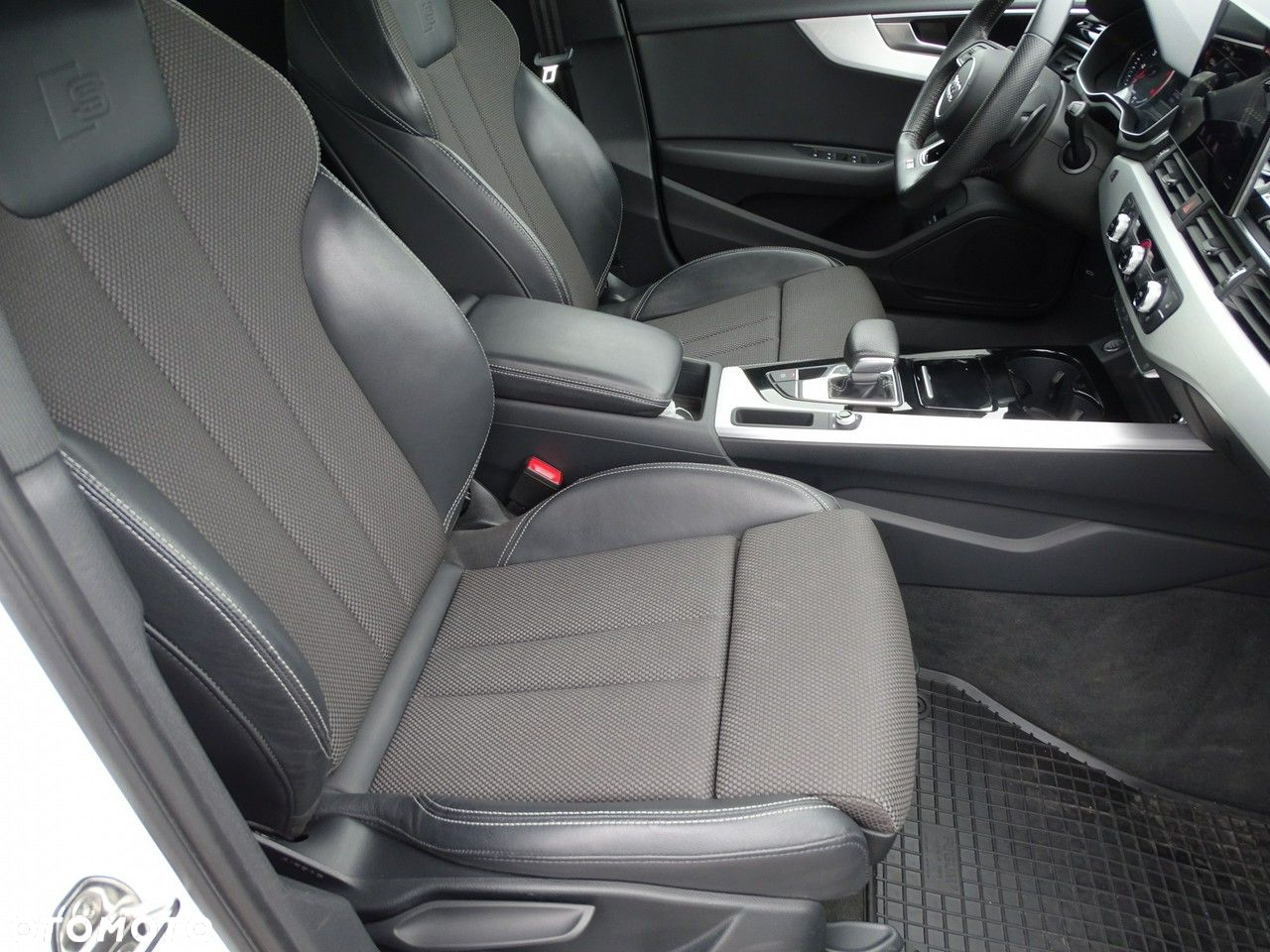 Audi A4 40 TFSI S tronic - 12