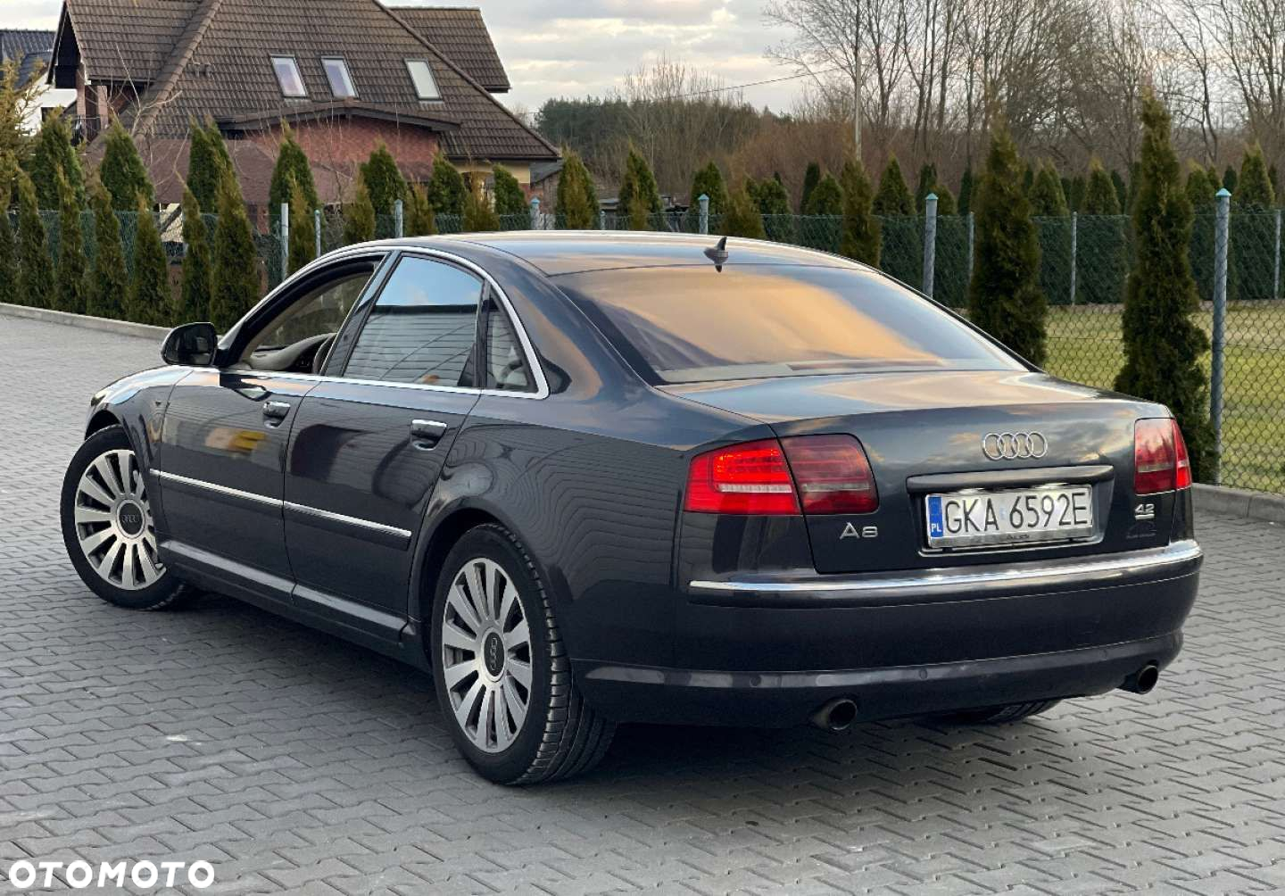 Audi A8 - 4