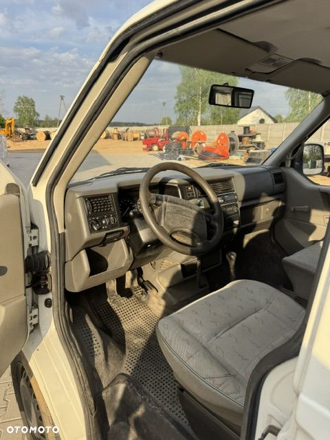 Volkswagen Transporter - 9