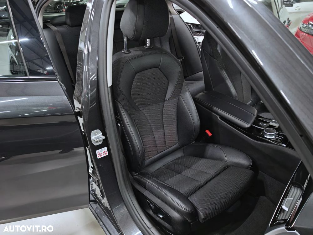 BMW Seria 5 530e Aut. - 11